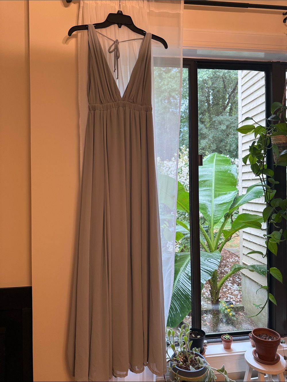 Elegant V-Neck Maxi Dress